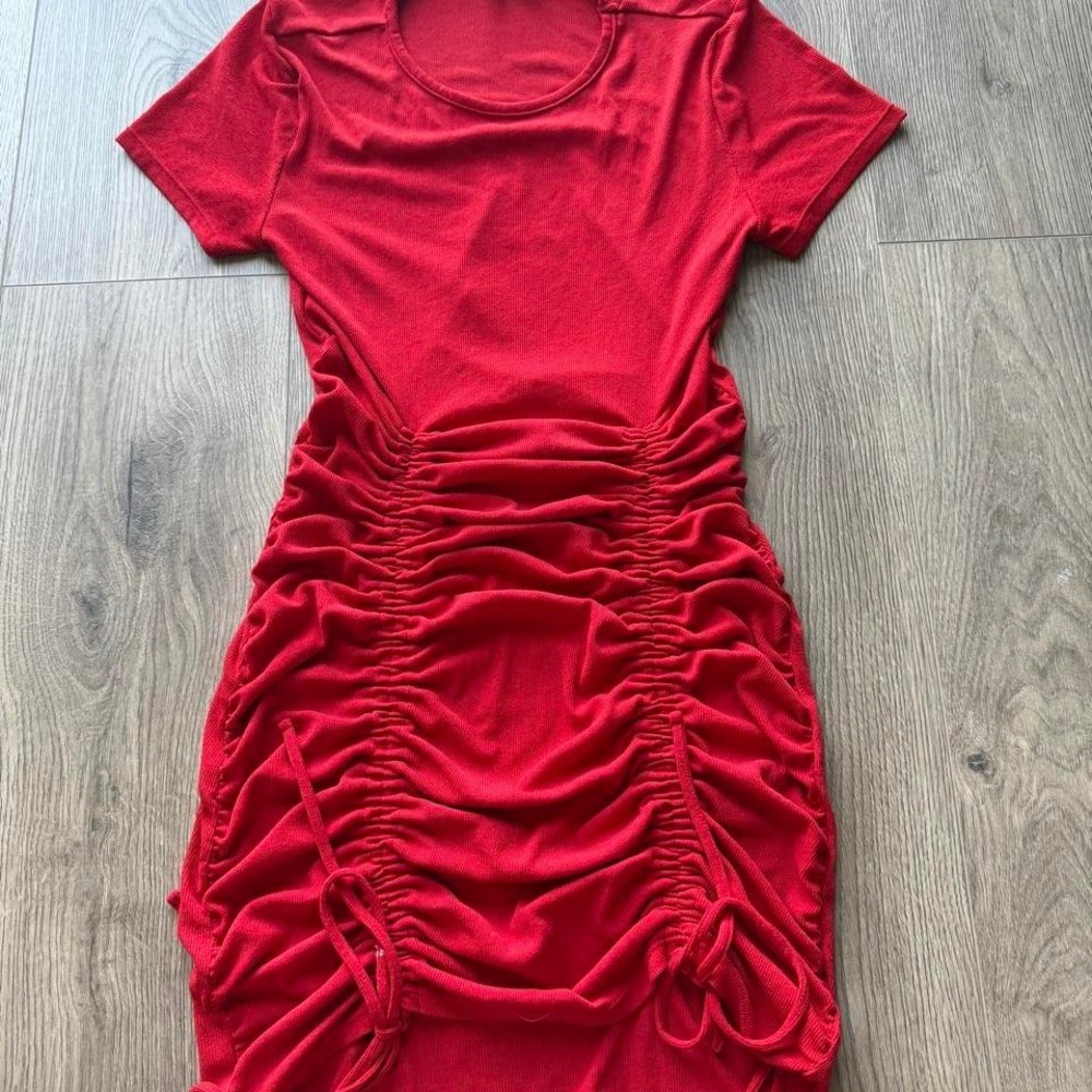 H&M Divided Red Ruched Bodycon‎ Dress Womens Medium Drawstring Side Mini Dress